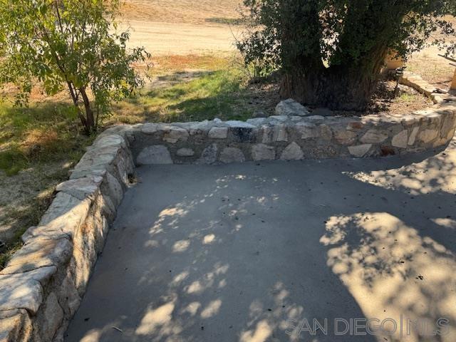 https://media.crmls.org/mediaz/4b7b1de9-ce6f-4056-b13a-473d4aaffda3.jpg?preset=X-Large