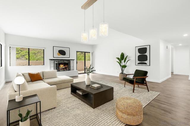 17727 Valle De Lobo Drive, Poway CA: https://media.crmls.org/mediaz/4b7b3040-b339-4dd1-83af-1157f4591f13.jpg