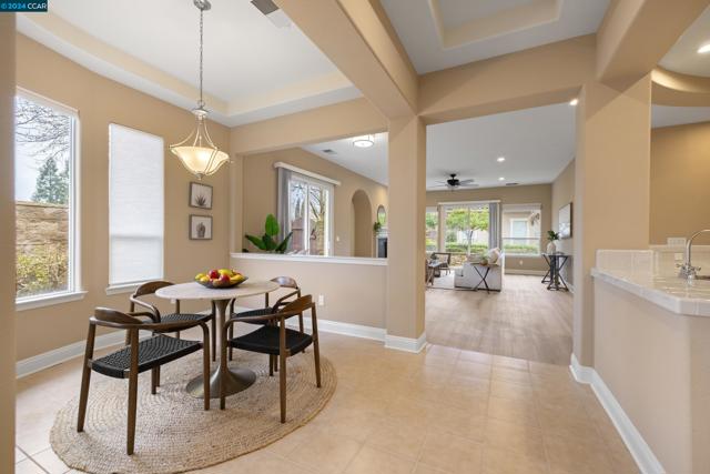 8702 Pasatiempo Circle, Roseville CA: https://media.crmls.org/mediaz/4b7b63dd-5171-4b17-9b89-d37013a5b5f3.jpg