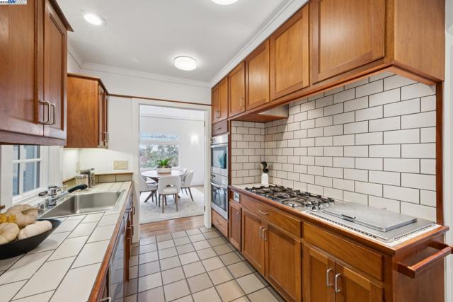 Image 14 of 51 For 1149 Amador Avenue