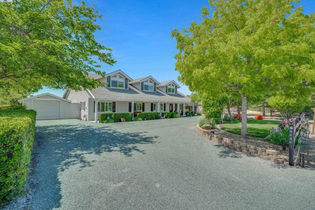 1969 Buena Vista Ave, Livermore CA: https://media.crmls.org/mediaz/4b7cf0fa-3d38-465d-bee2-dd65d29403c6.jpg