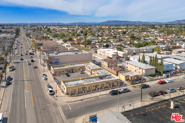 Image 2 of 27 For 11329 Sherman Way