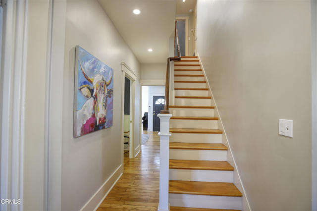662 S El Molino Avenue, Pasadena CA: https://media.crmls.org/mediaz/4b7d4845-77df-4432-a61d-94129e88fc93.jpg