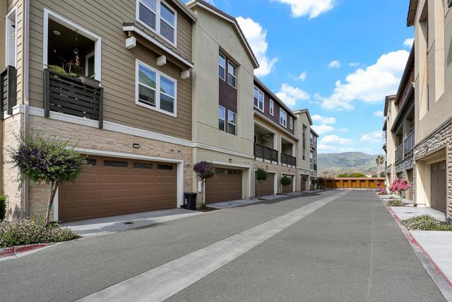 1312 Milkweed Street, Milpitas CA: https://media.crmls.org/mediaz/4b7dbddc-6d10-44b6-9a70-82fad61e6e30.jpg