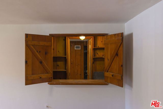 2547 Canyon Drive, Los Angeles CA: https://media.crmls.org/mediaz/4b7e6df5-eaa1-41eb-8b78-9b8c7408a39d.jpg