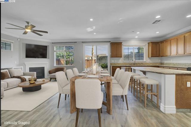 269 Alta St, Brentwood CA: https://media.crmls.org/mediaz/4b7e715e-1c62-4469-b04e-f97c31d8b9ce.jpg