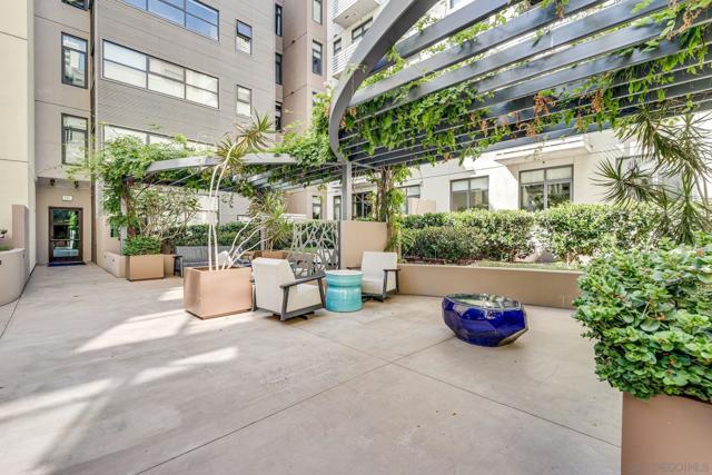 1050 Island Ave, San Diego CA: https://media.crmls.org/mediaz/4b7ecd94-341c-4650-99b9-caf092fd9d91.jpg