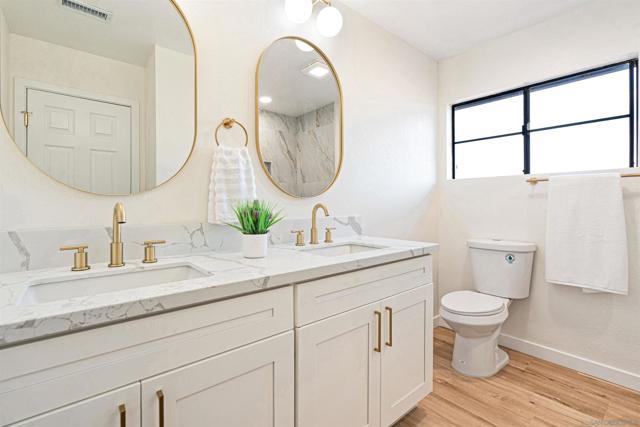 2064 White Birch Dr, Vista CA: https://media.crmls.org/mediaz/4b7fcfa5-a83d-4bb7-89b2-d9ae740cc8f9.jpg