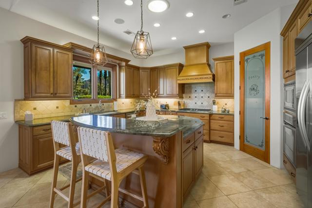 45534 Indian Wells Lane, Indian Wells CA: https://media.crmls.org/mediaz/4b800009-94b1-42bb-9282-103eb85622ba.jpg