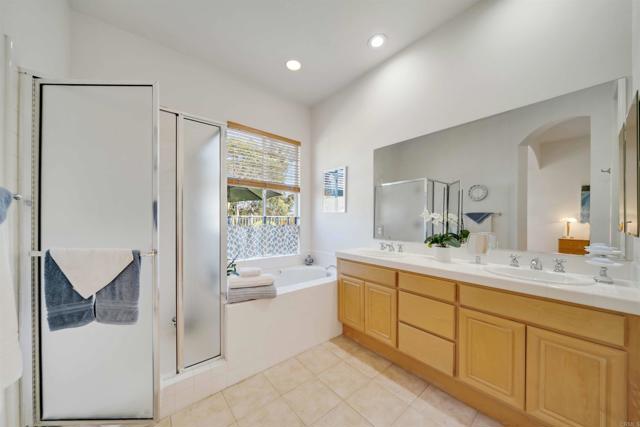 771 Dry Creek Drive, Chula Vista CA: https://media.crmls.org/mediaz/4b804717-9109-4402-8cd1-eab0541fd5f0.jpg