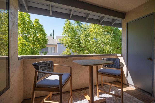 2135 E Valley Parkway, Escondido CA: https://media.crmls.org/mediaz/4b80f094-f1ca-4265-9806-28f3ba3b5851.jpg