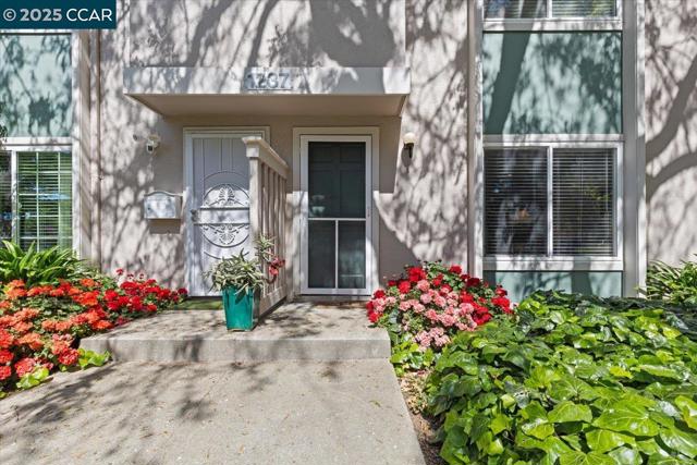 1237 Pine Creek Way, Concord CA: https://media.crmls.org/mediaz/4b80f0df-6044-4bb6-b32f-815e9cc792aa.jpg