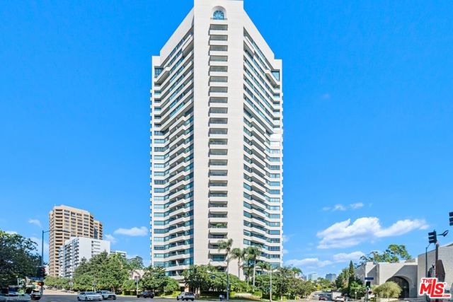 10490 Wilshire Boulevard, Los Angeles CA: https://media.crmls.org/mediaz/4b815cbb-4461-4991-a721-cbd5dd03af95.jpg