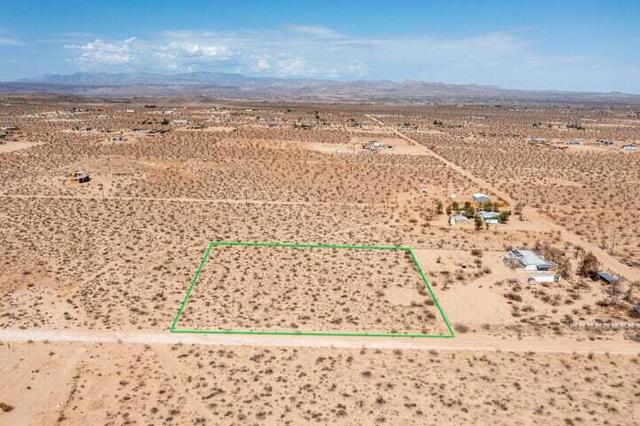 210 Kuna Avenue, Landers CA: https://media.crmls.org/mediaz/4b816b88-bcd9-4ef7-920b-42d0fa31d8e8.jpg