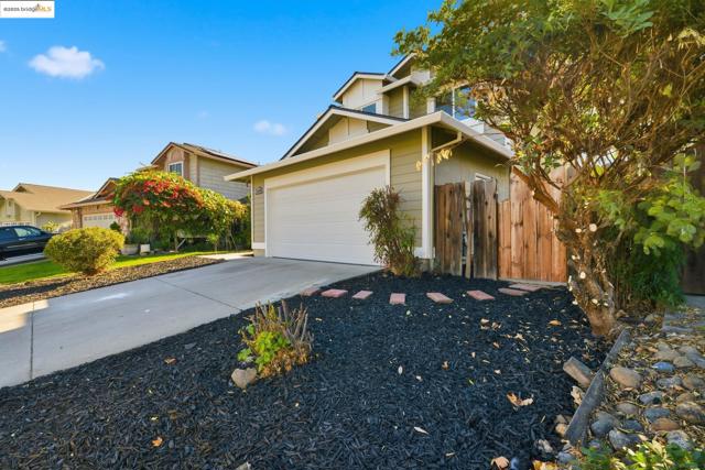 1486 Waverly Way, Pittsburg CA: https://media.crmls.org/mediaz/4b816eee-4c5e-47cf-8a4c-470609fe3f7b.jpg