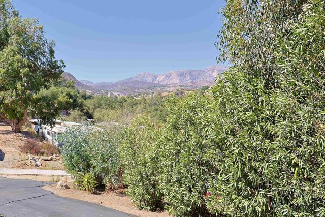 740 S Grade Road, Alpine CA: https://media.crmls.org/mediaz/4b81fc76-a189-47fe-993e-9e805e150801.jpg