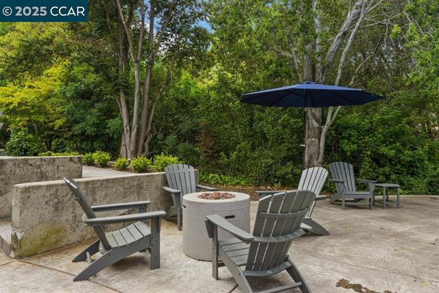 2027 Mohawk Dr, Pleasant Hill CA: https://media.crmls.org/mediaz/4b8256ca-6616-49a1-a43b-d2688c0c878b.jpg