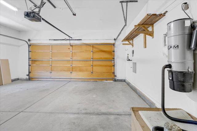 21775 Woodrose Place, Salinas CA: https://media.crmls.org/mediaz/4b825b5d-be1b-4070-96c9-bfc8ac9db4b3.jpg