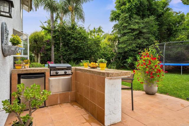 2702 Jacaranda Avenue, Carlsbad CA: https://media.crmls.org/mediaz/4b82957e-ea7c-4d3f-8765-4cbe4d56cf99.jpg