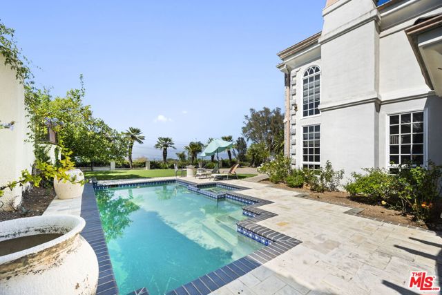 14330 Mulholland Drive, Los Angeles CA: https://media.crmls.org/mediaz/4b82e74a-1cb7-4c8c-9189-4b60bc62f7f8.jpg