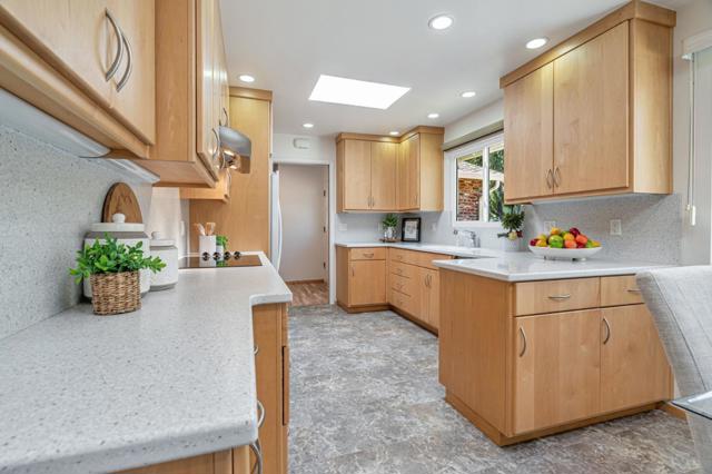 1635 Morton Avenue, Los Altos CA: https://media.crmls.org/mediaz/4b83cf94-6ba7-4685-96e0-972be06e3b60.jpg