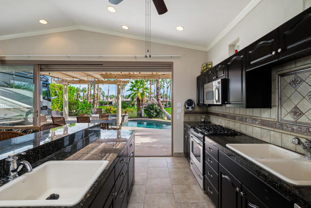 48170 Hjorth Street, Indio CA: https://media.crmls.org/mediaz/4b83dce0-6348-489b-8a26-dbfbbc7b67bf.jpg