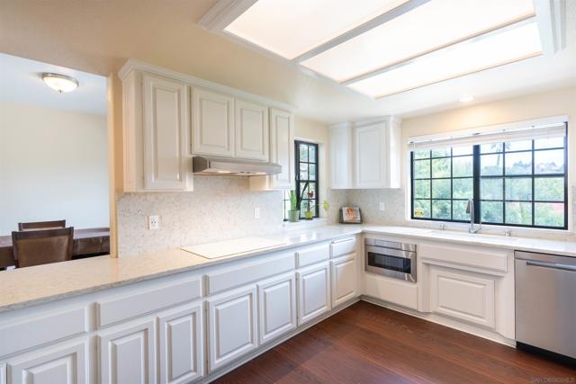 4514 La Canada, Fallbrook CA: https://media.crmls.org/mediaz/4b83ff04-2210-40dd-84ed-0d8051f53292.jpg