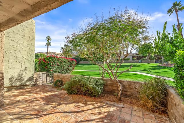 157 Calle Bravo, Palm Springs CA: https://media.crmls.org/mediaz/4b848ffd-81d5-4b9b-ad86-fac54c685f9e.jpg
