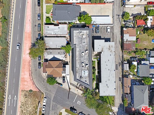 Image 7 of 9 For 2109 Manitou Avenue