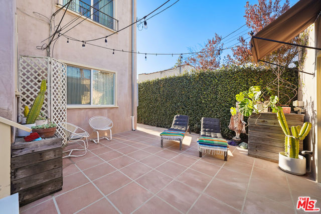 236 S 5th Avenue, Venice CA: https://media.crmls.org/mediaz/4b85156b-d692-4ae7-a2ce-5e101fb0d6f7.jpg