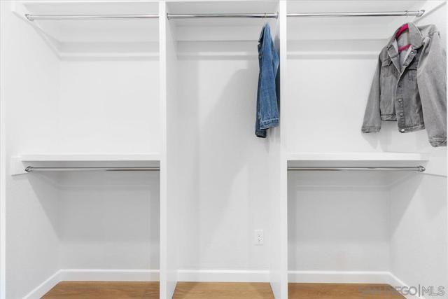1211 California St, Imperial Beach CA: https://media.crmls.org/mediaz/4b8599db-6b6f-47db-a694-1781e1e8e820.jpg
