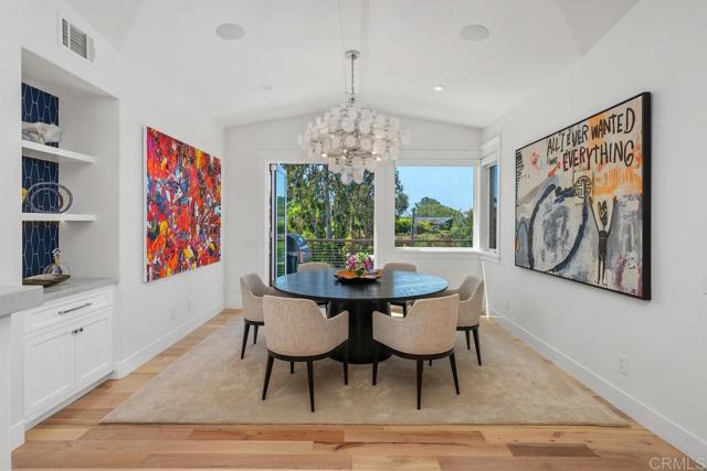 Detail Gallery Image 9 of 30 For 555 Amphitheatre, Del Mar,  CA 92014 - 4 Beds | 3/1 Baths