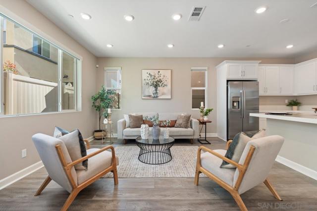 1938 Julie Dawn Pl, Escondido CA: https://media.crmls.org/mediaz/4b86f9d4-a712-4471-8a99-97b918ee5401.jpg