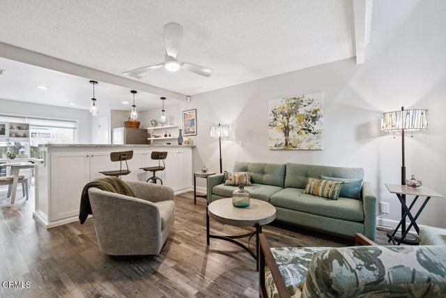 Detail Gallery Image 7 of 42 For 5205 W Wooley Rd #2,  Oxnard,  CA 93035 - 2 Beds | 1/1 Baths