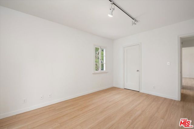6612 Emmet Terrace, Los Angeles CA: https://media.crmls.org/mediaz/4b88bcb1-319f-48ab-bda6-e56f82db42cf.jpg