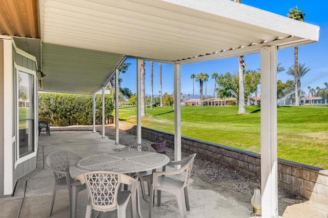 73450 Country Club, Palm Desert CA: https://media.crmls.org/mediaz/4b8916d2-9043-48d6-b9d5-f06d28b45c18.jpg