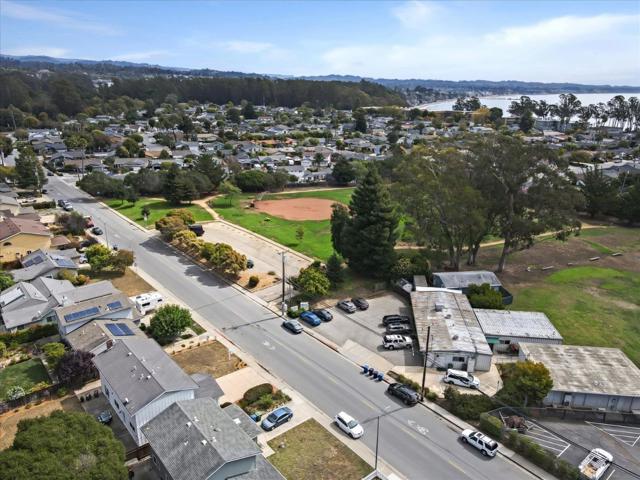 621 Monterey Avenue, Capitola CA: https://media.crmls.org/mediaz/4b892b89-acc4-41cd-8714-741e823fdb2f.jpg