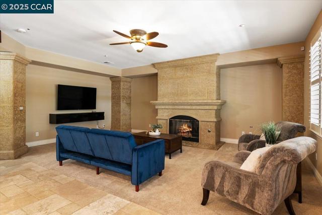 1669 Albani Place, Brentwood CA: https://media.crmls.org/mediaz/4b89550a-f488-4c0f-a7e9-d19def378699.jpg