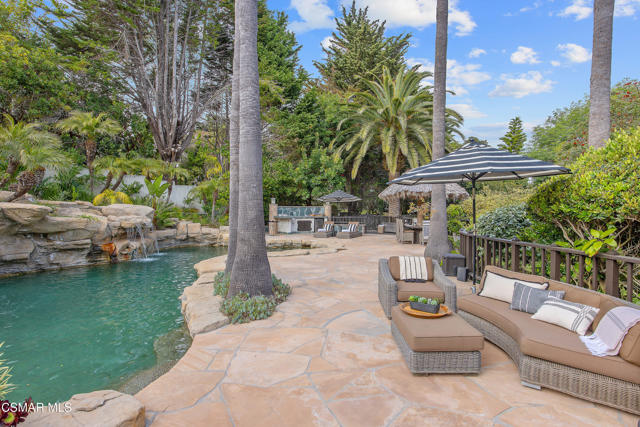 6972 Grasswood Avenue, Malibu CA: https://media.crmls.org/mediaz/4b8aa614-1741-4508-bfa0-04f58ef1b482.jpg
