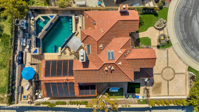 4542 Skidmore Court, Moorpark CA: https://media.crmls.org/mediaz/4b8ac5f0-be9b-4947-97fc-aa5f6740a478.jpg