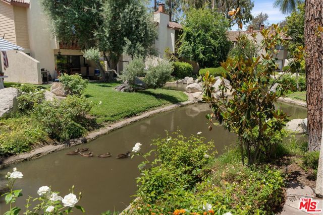 5720 Owensmouth Avenue, Woodland Hills CA: https://media.crmls.org/mediaz/4b8aceac-7eb2-43ab-baf0-157386096019.jpg