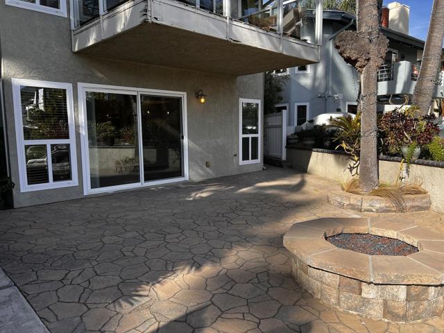 4587 Cove Drive, Carlsbad CA: https://media.crmls.org/mediaz/4b8b01d3-61d8-467d-8f4e-0b8c4721e5c0.jpg