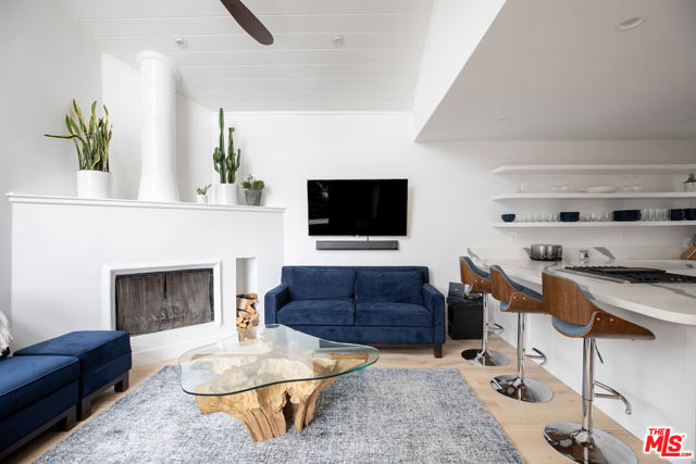 29233 HEATHERCLIFF Road, Malibu CA: https://media.crmls.org/mediaz/4b8b5e3c-5b37-4dcc-a27c-99f6dbdfc7f0.jpg