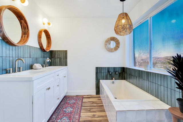 59800 Onaga Trail, Joshua Tree CA: https://media.crmls.org/mediaz/4b8b8156-6e77-4eb7-958e-6ce3473d8697.jpg