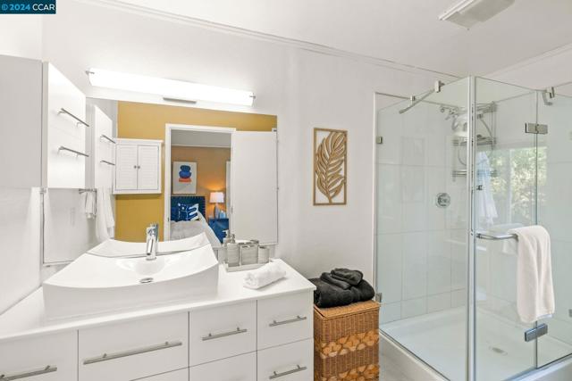 Image 25 of 40 For 11 Greyfell Pl