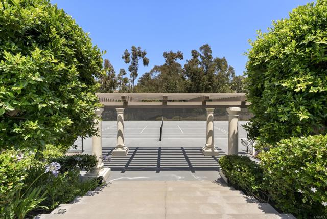 17124 Circa Oriente, Rancho Santa Fe CA: https://media.crmls.org/mediaz/4b8c1bd4-c119-497c-a169-b246565d780d.jpg