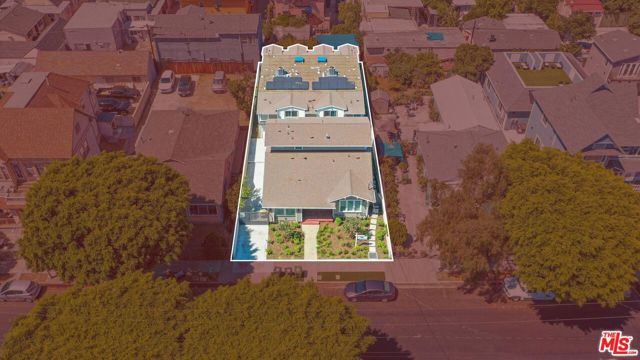 1237 W 25th Street, Los Angeles CA: https://media.crmls.org/mediaz/4b8d6803-affb-4040-8f11-8efb0626edaf.jpg