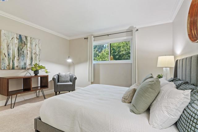 1743 Carmel Dr, Walnut Creek CA: https://media.crmls.org/mediaz/4b8d900a-7e17-435d-8dc9-5bd986b6dbaa.jpg