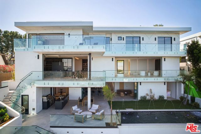 2180 Stradella Road, Los Angeles CA: https://media.crmls.org/mediaz/4b8db3dc-a9a9-4fb3-9b28-2ded7b3ad928.jpg