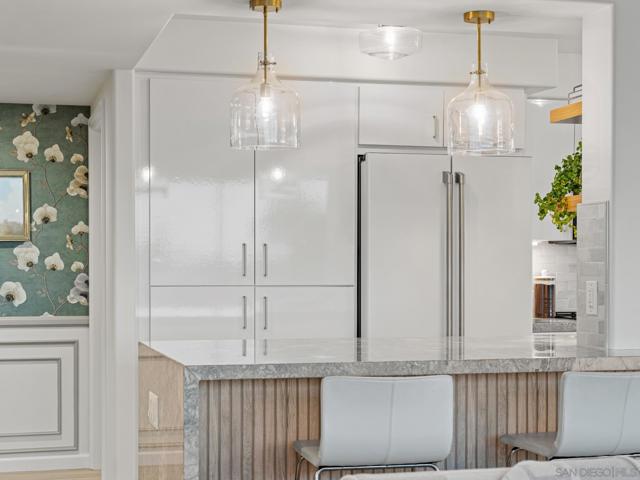 1750 Avenida Del Mundo, Coronado CA: https://media.crmls.org/mediaz/4b8e35e3-5228-44df-9d83-a20e6b729697.jpg